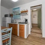 Charming 2br Hilltop Serenity Suite, Lively Greek Village