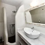 Charming 2br Hilltop Serenity Suite, Lively Greek Village *