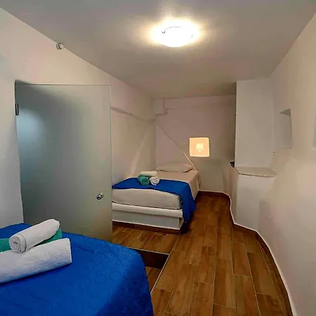 Charming 2br Hilltop Serenity Suite, Lively Greek Village アパート *