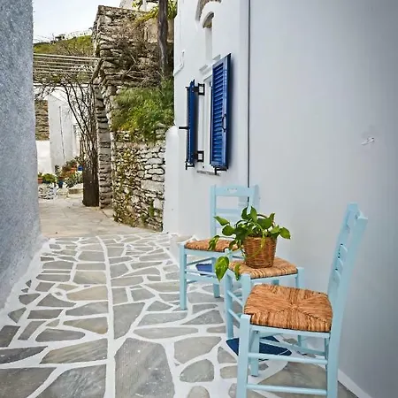 Charming 2br Hilltop Serenity Suite, Lively Greek Village Triandáros